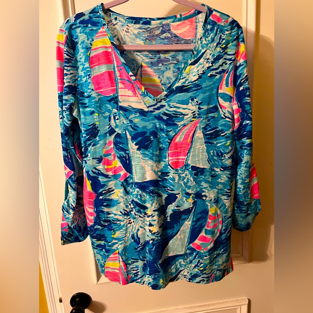 Lilly Pulitzer 3/4 sleeve gold button tshirt